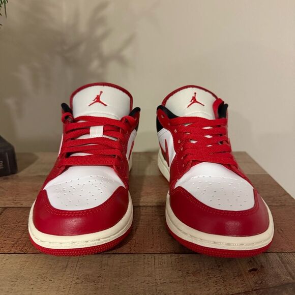 NWOB Air Jordan 1 Low - Picture 3 of 6